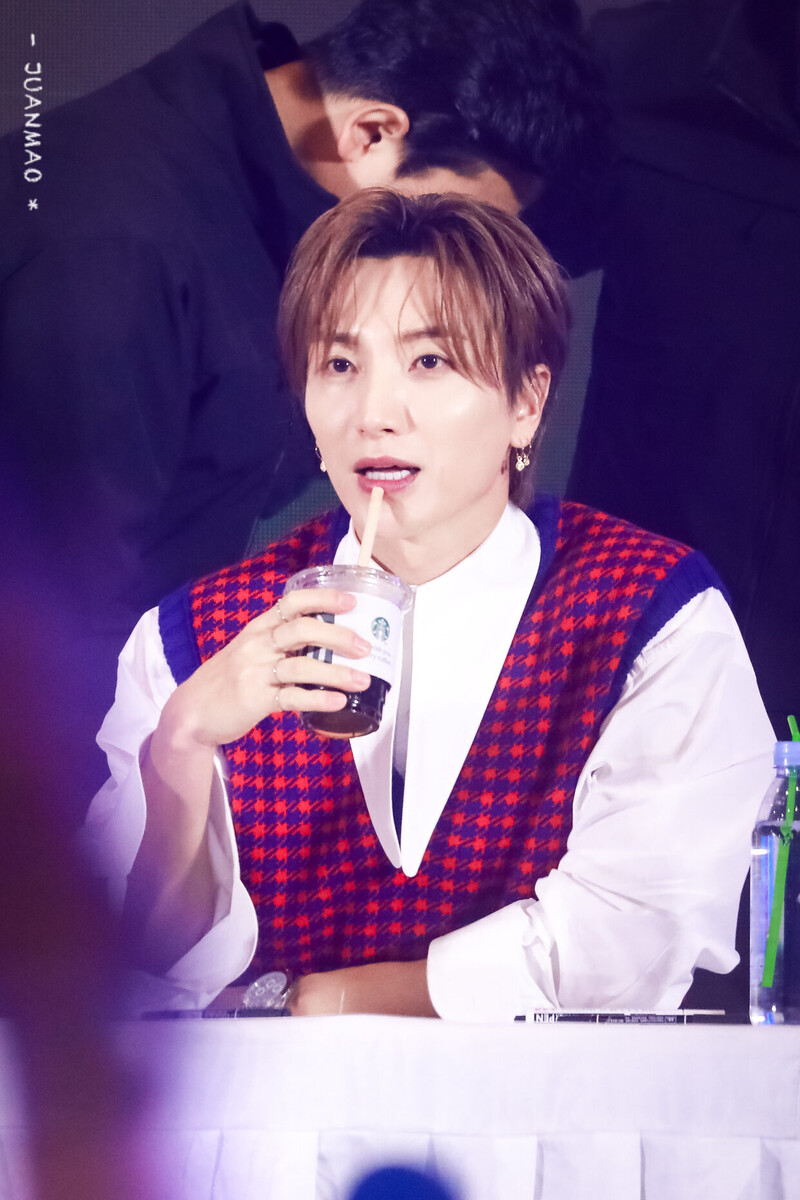 200105 Super Junior Leeteuk at 'Timeslip' Chengdu Fansign documents 10