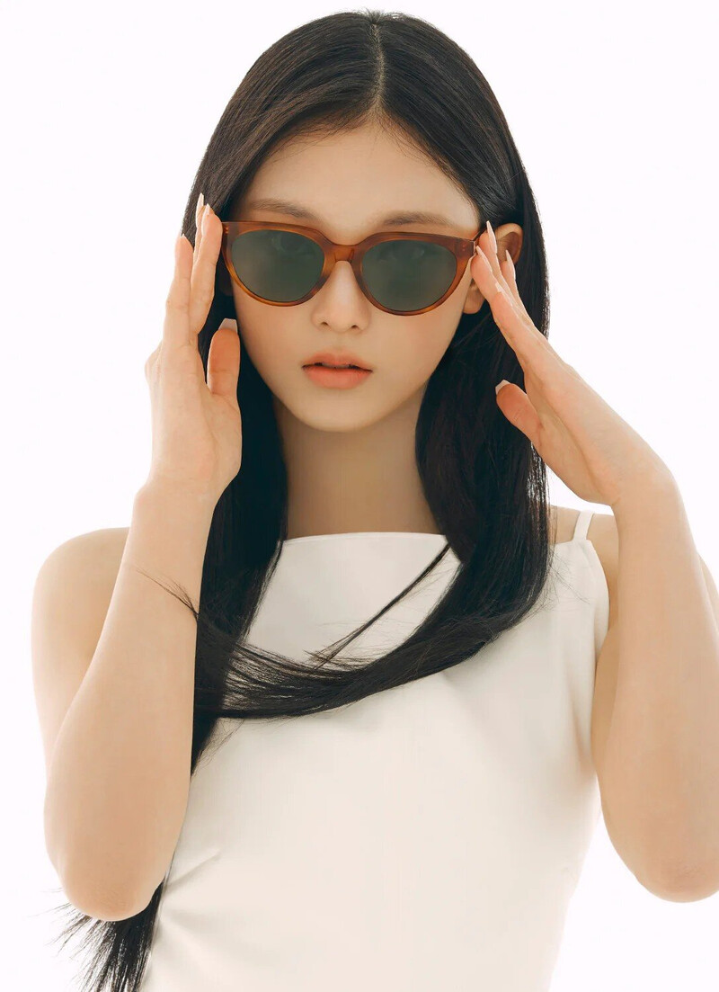 NewJeans for Carin Eyewear "New Rhythm" 2024 Campaign documents 9