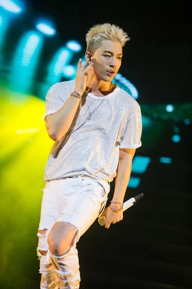 171028 YG Entertainment Press Release - Taeyang at 'White Night' Concert in Singapore