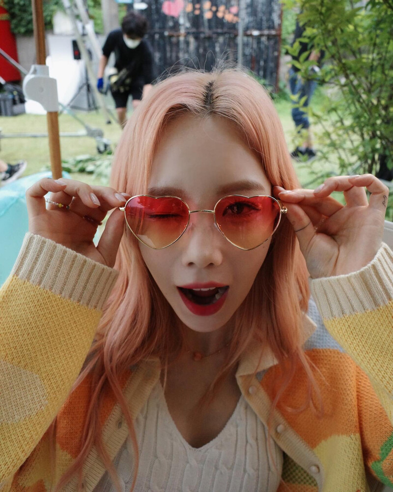 210804 Taeyeon Instagram Update documents 2