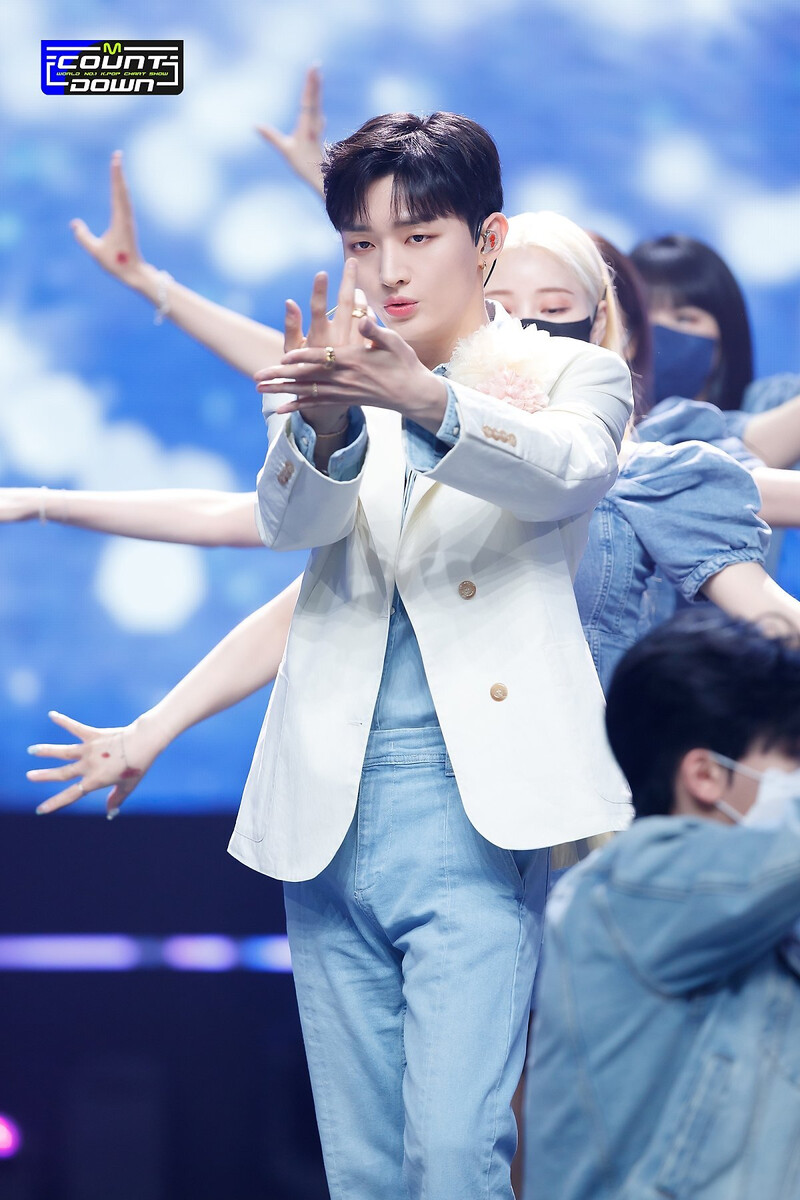 220428 Yoon Jisung - 'Bloom' at M Countdown documents 8