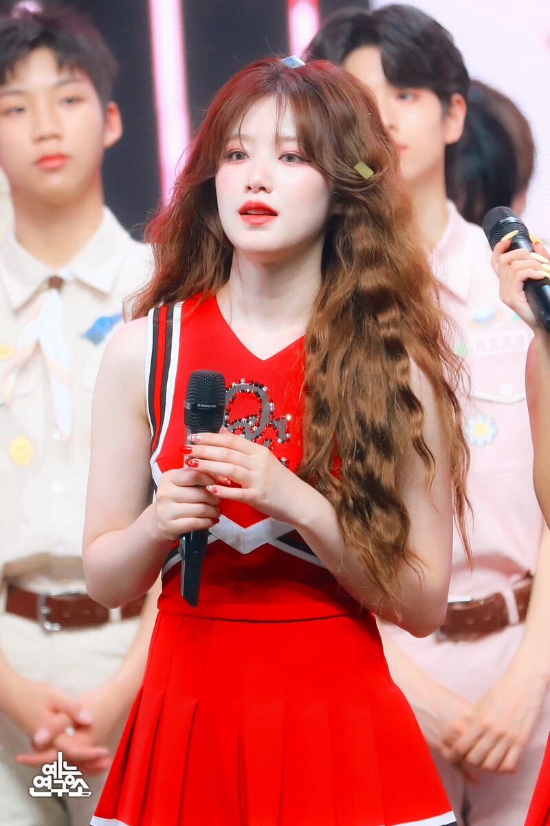 230603 (G)I-DLE Shuhua - 'Queencard' at Music Core documents 2