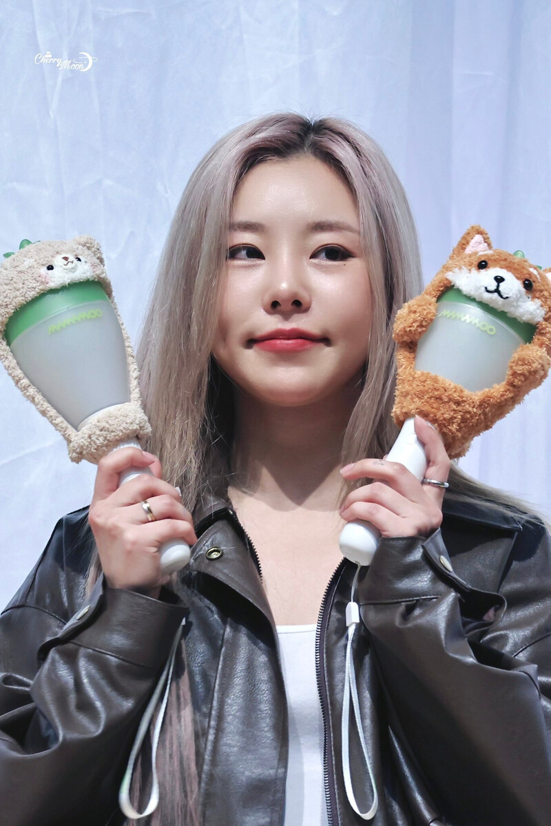 231112 Whee In - Apple Music Fansign Event documents 6