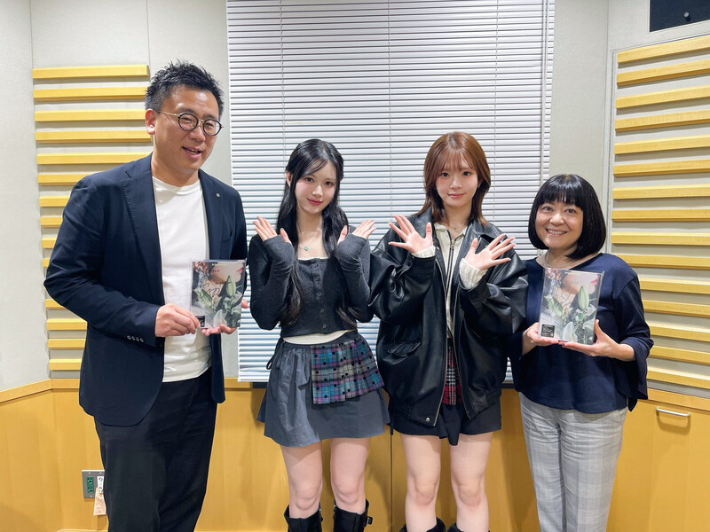 241222 tripleS Official Japan Twitter Update - Mayu & Kotone documents 1