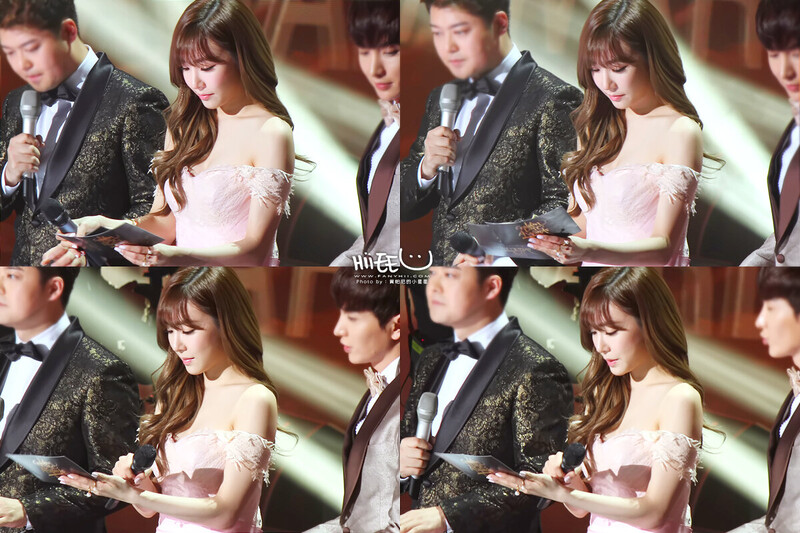 150115 Girls' Generation Tiffany at Golden Disk Awards documents 4