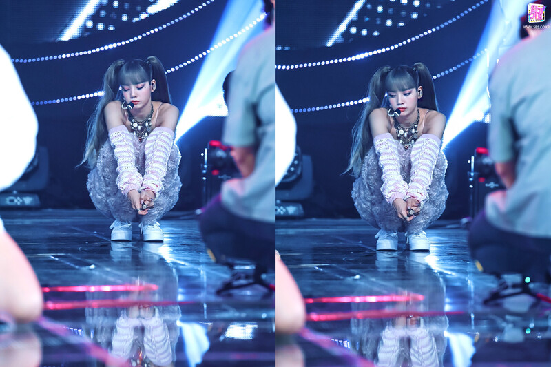 210926 LISA - 'LALISA' at Inkigayo documents 12