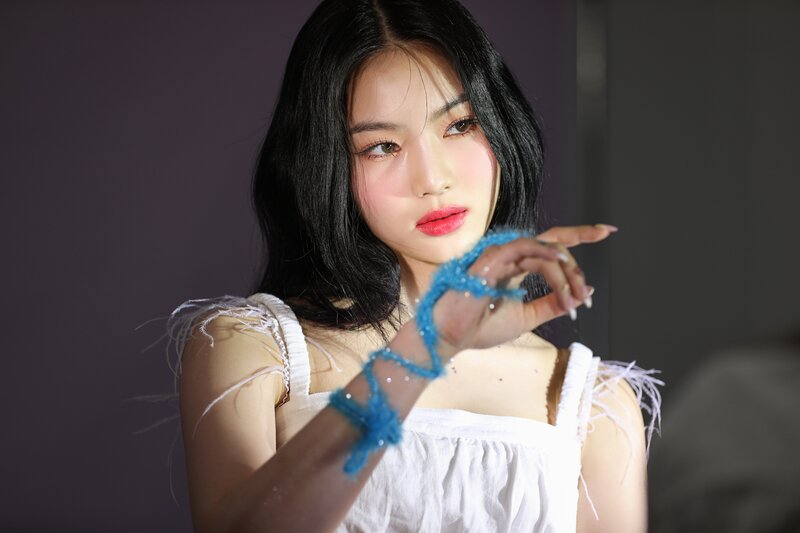 220718 High Up Naver Post - STAYC 'WE NEED LOVE' Jacket Shoot documents 1