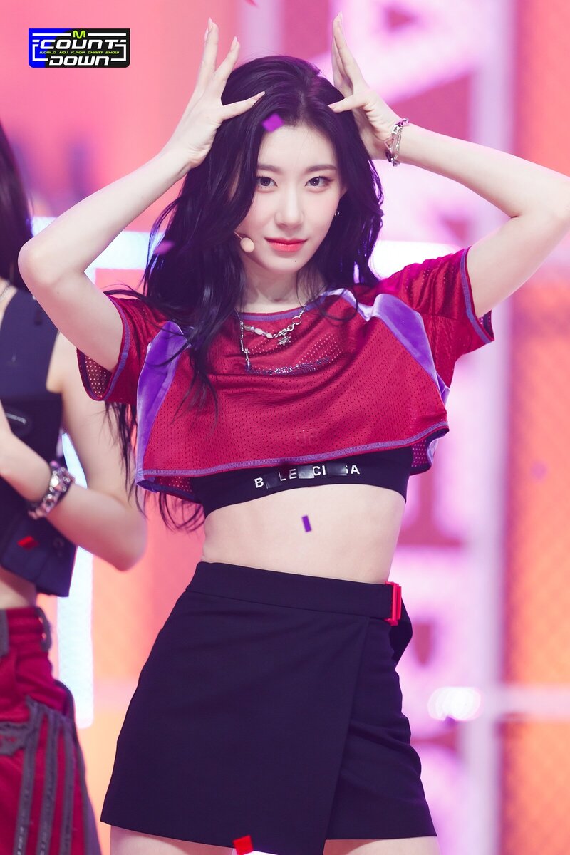 220721 ITZY Chaeryeong - 'SNEAKERS' at M Countdown documents 13