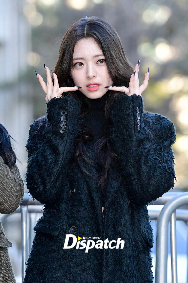 221202 ITZY Yuna - Music Bank Commute documents 4