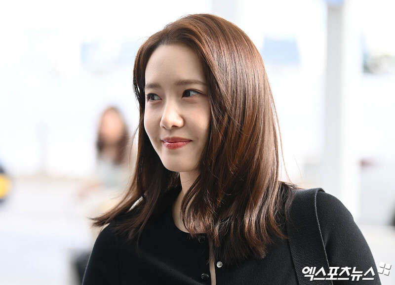 230927 Yoona at Incheon International Airport documents 2