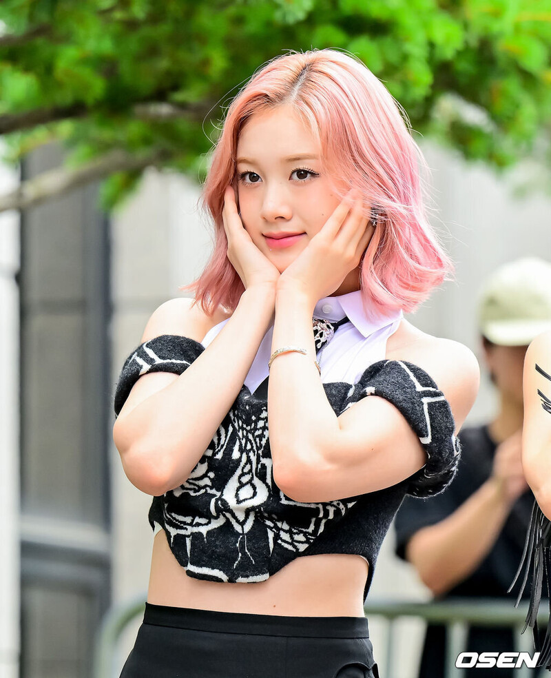 240712 STAYC J - Music Bank Commute documents 2
