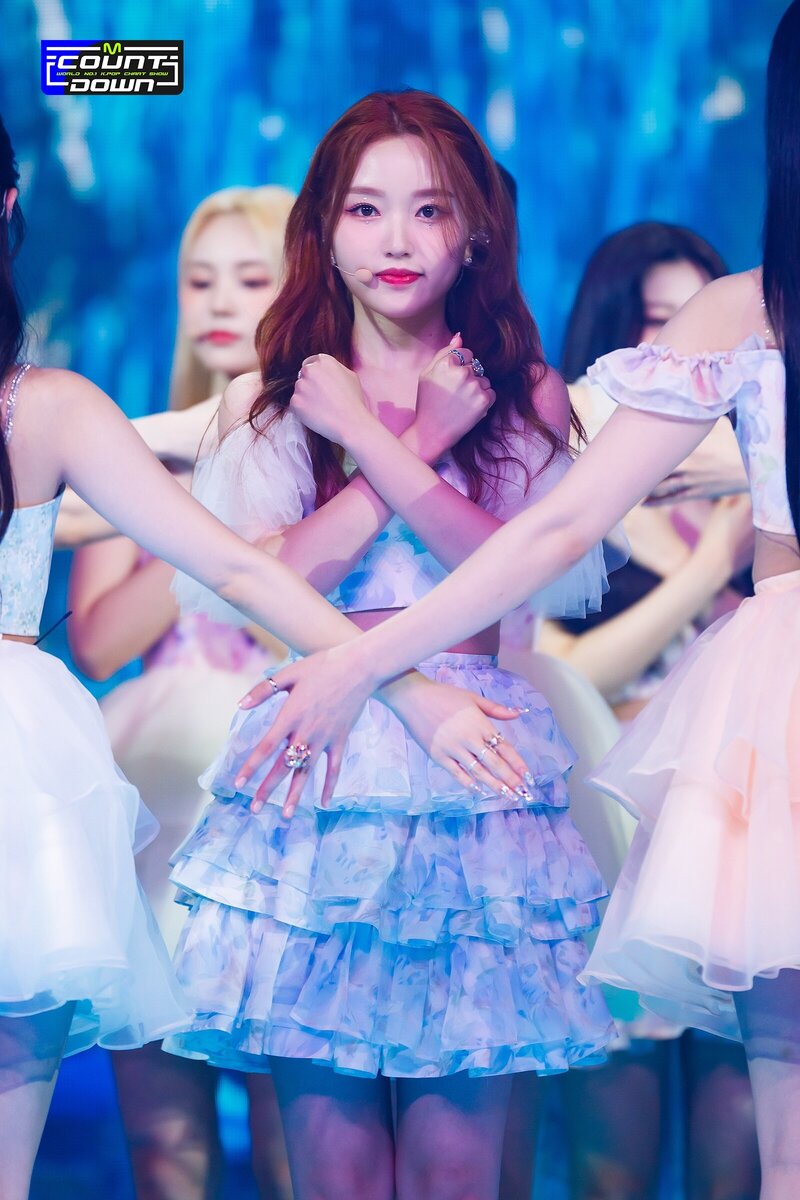 220623 LOONA - 'Flip That' at M Countdown documents 9