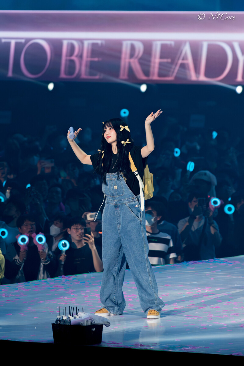 230416 TWICE Momo - ‘READY TO BE’ World Tour in Seoul Day 2 documents 3