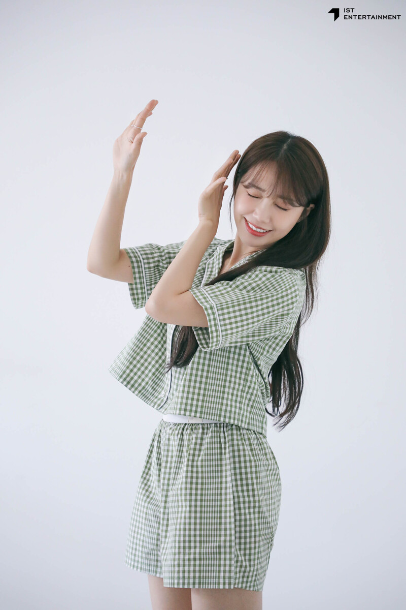 230612 IST Naver post- EUNJI 'Nareun Lookbook'  behind documents 28