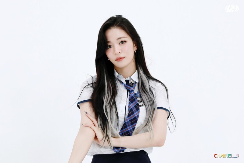 211124 fromis_9 Weverse Update - <CHANNEL_9> EP12-14 Behind Photo Sketch documents 10