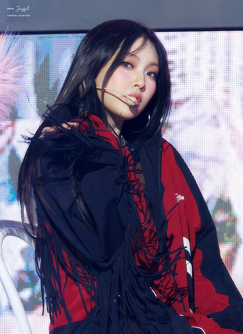 231202 New Jeans Hyein - Melon Music Awards 2023 documents 1