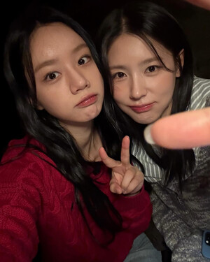 241220 - MIYEON Instagram Update with HYERI