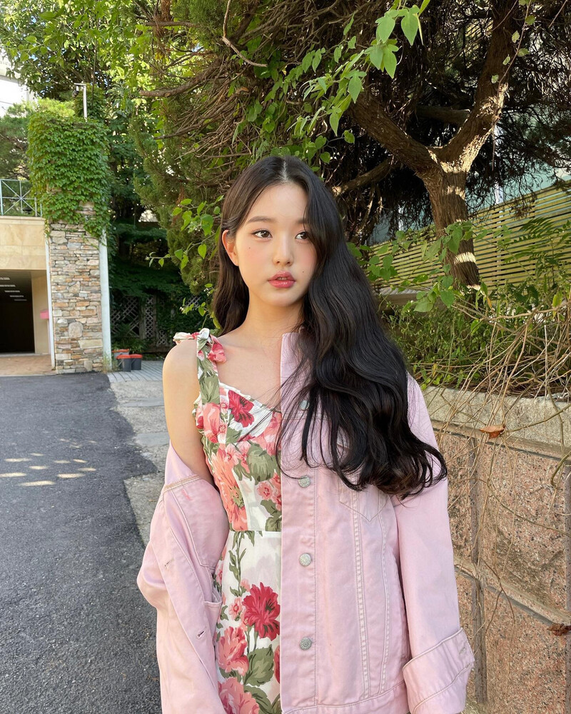 210918 Wonyoung Instagram Update documents 3