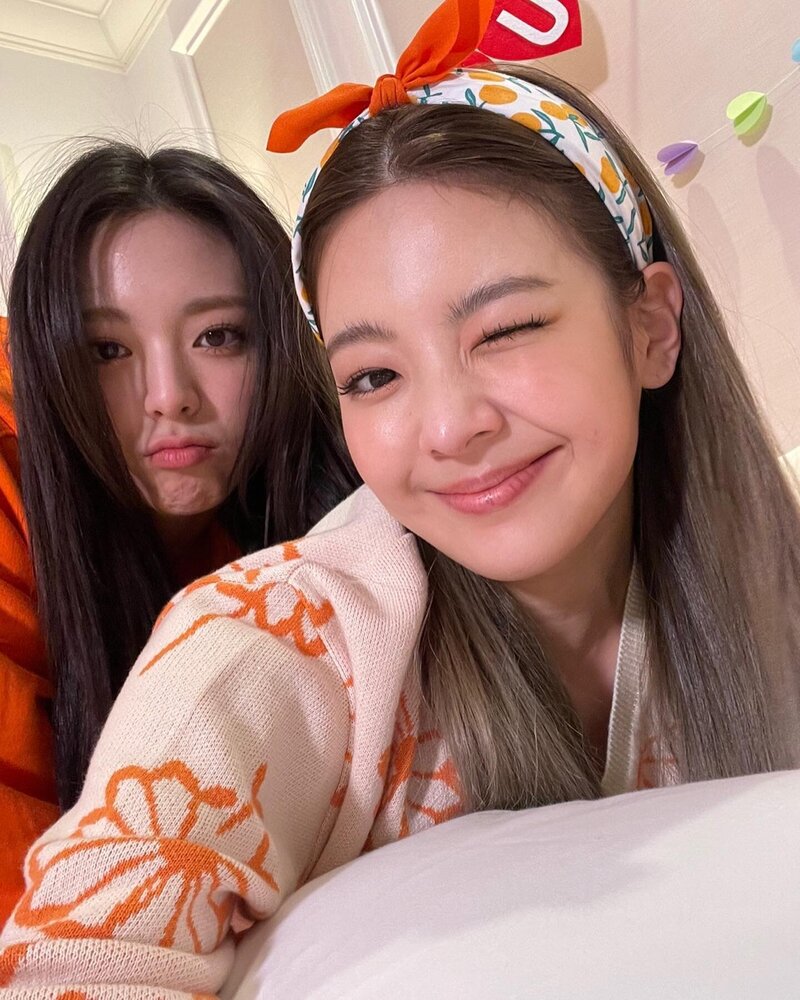 211111 ITZY SNS Update documents 3