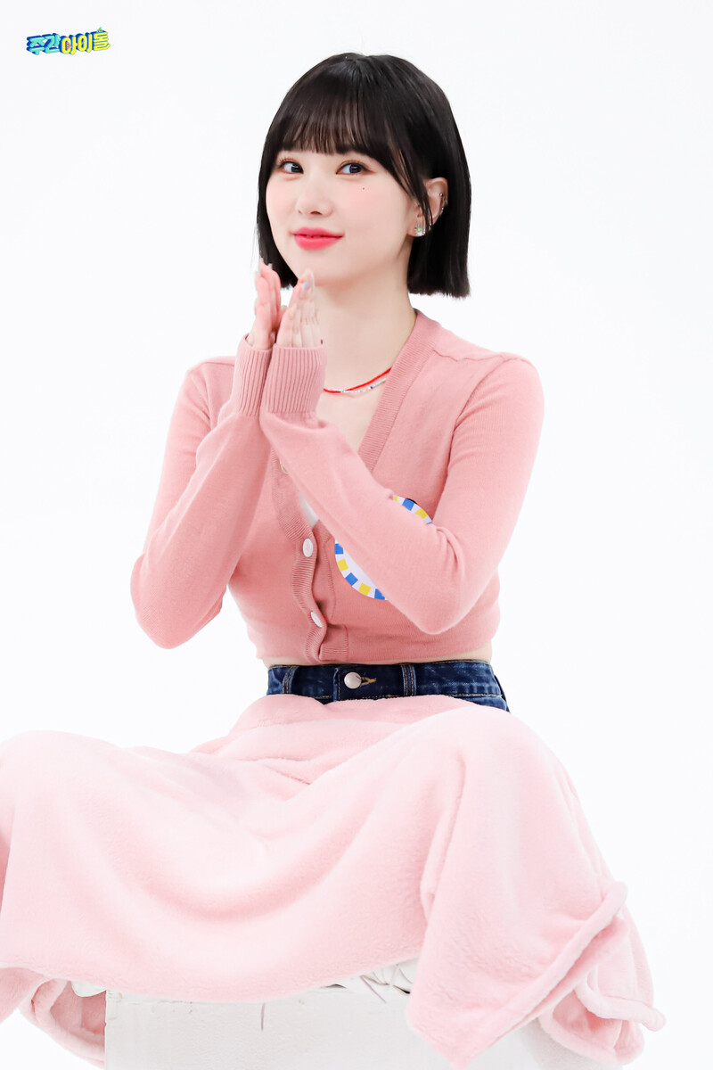 220208 MBC Naver Post - VIVIZ at Weekly Idol documents 7