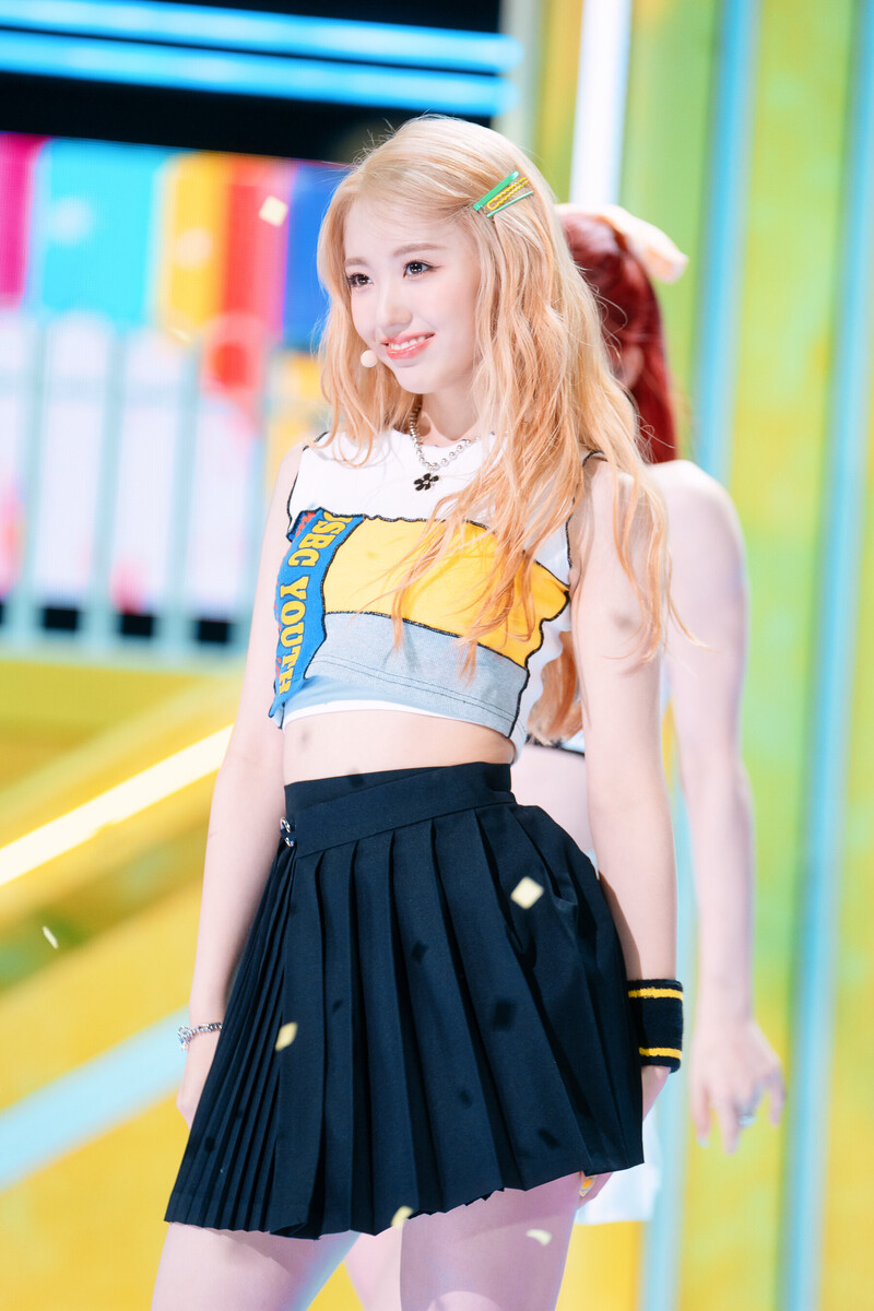 220703 Kep1er Yeseo 'Up!' at Inkigayo documents 21