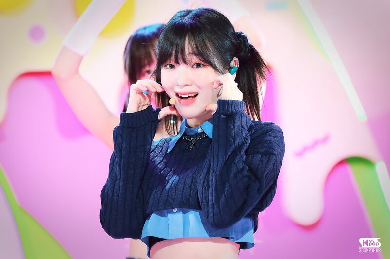 230730 OH MY GIRL Seunghee - 'Summer Comes' at Inkigayo documents 2