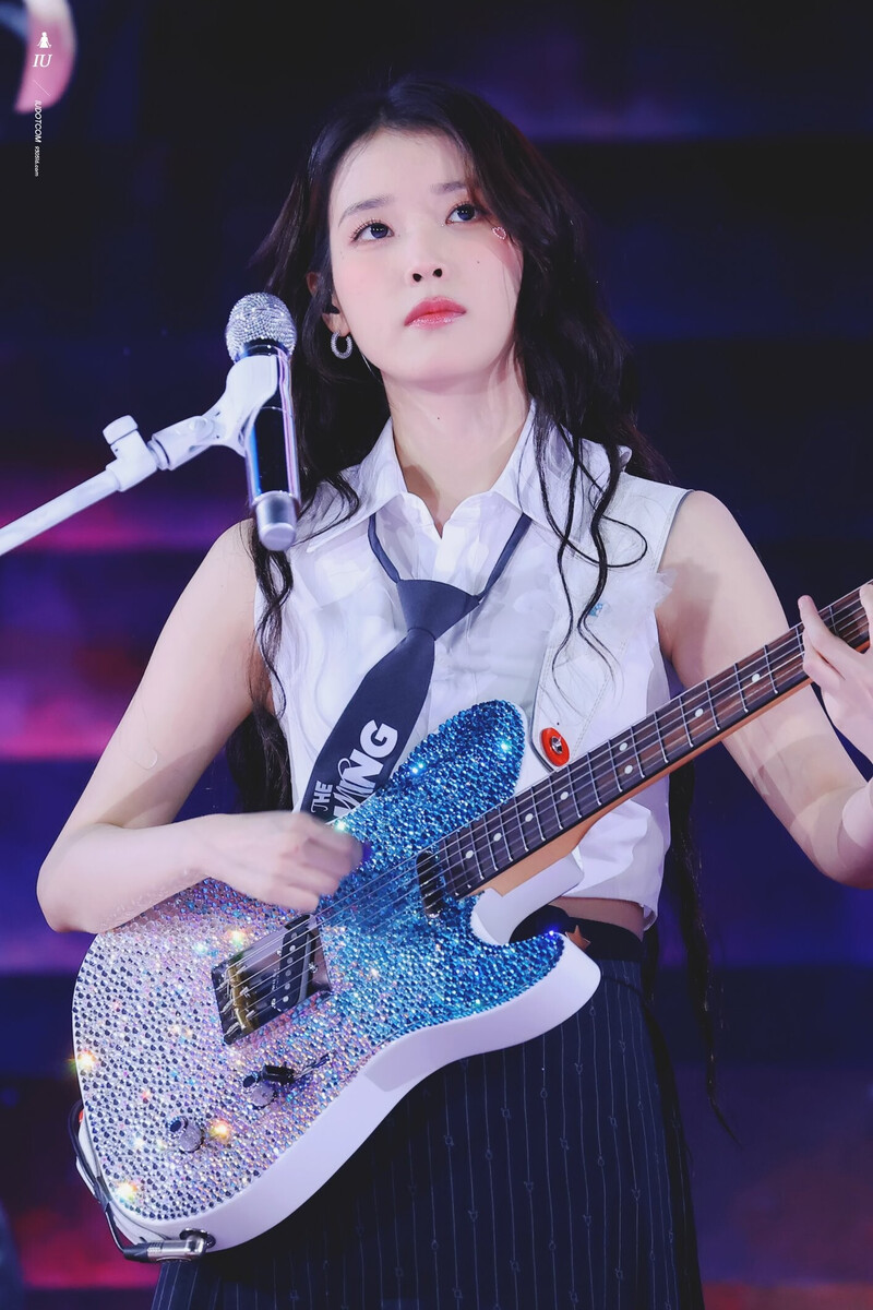 240921 IU - HEREH World Tour Concert Encore: The Winning in Seoul Day 1 documents 7