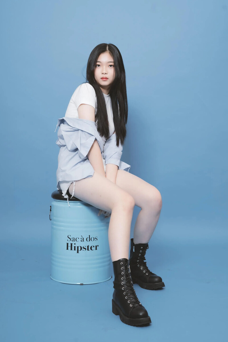 A_Entertainment_Suyeon_trainee_profile_picture_2.jpg