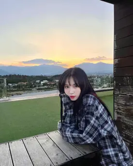 231029 Cherry Bullet's Jiwon Instagram Update (@jiwxoxni)