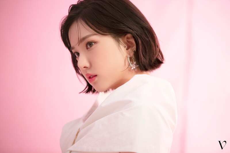 220511 VIVIZ Daum Café Update - Eunha Peach C Photoshoot Behind documents 5