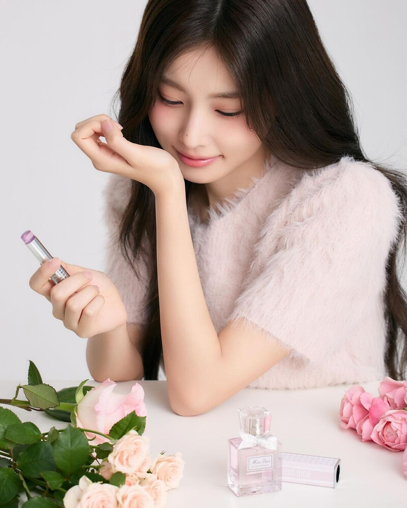 240307 Kang Hyewon Instagram Update documents 2