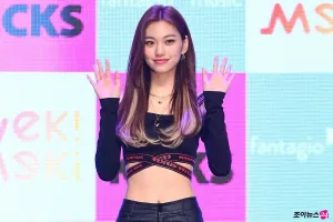 181011 Weki Meki Doyeon at 'KISS, KICKS' comeback showcase