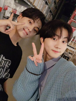 220209 Enhypen Twitter Update- Jay, Jungwon