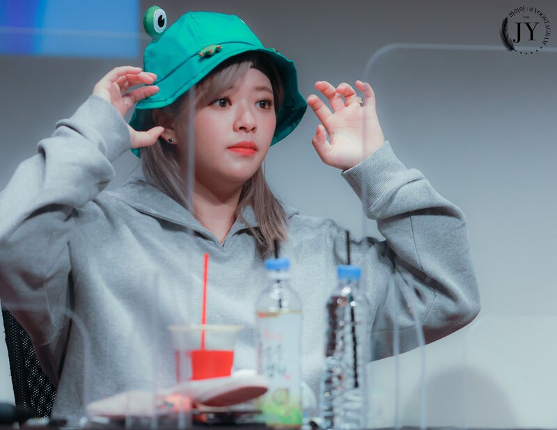 220903 TWICE Jeongyeon - Fansign Event documents 2