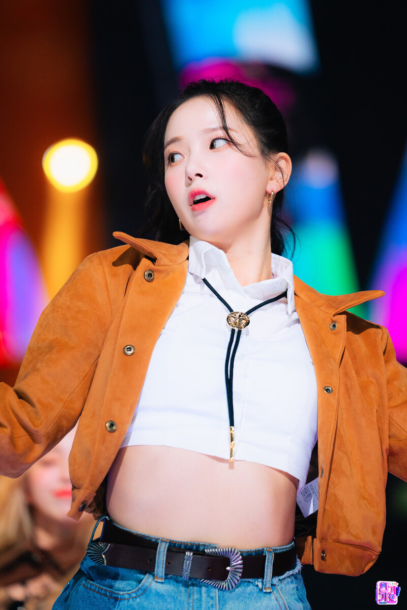 221023 Kep1er Yujin - 'We Fresh' at Inkigayo documents 2