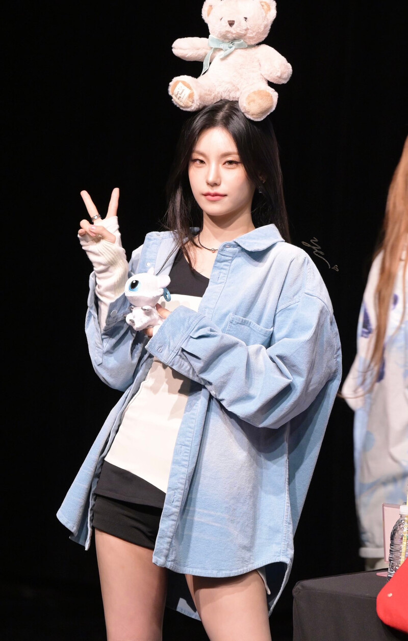 241108 ITZY Yeji - Makestar Fansign documents 2