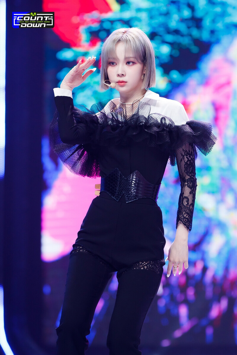 220714 aespa - 'Illusion' at M Countdown documents 3