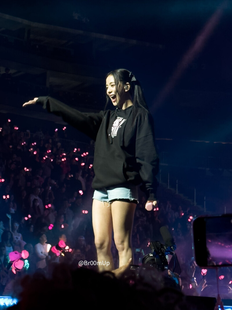 221114 BLACKPINK Jisoo - 'BORN PINK' Concert in Newark documents 1