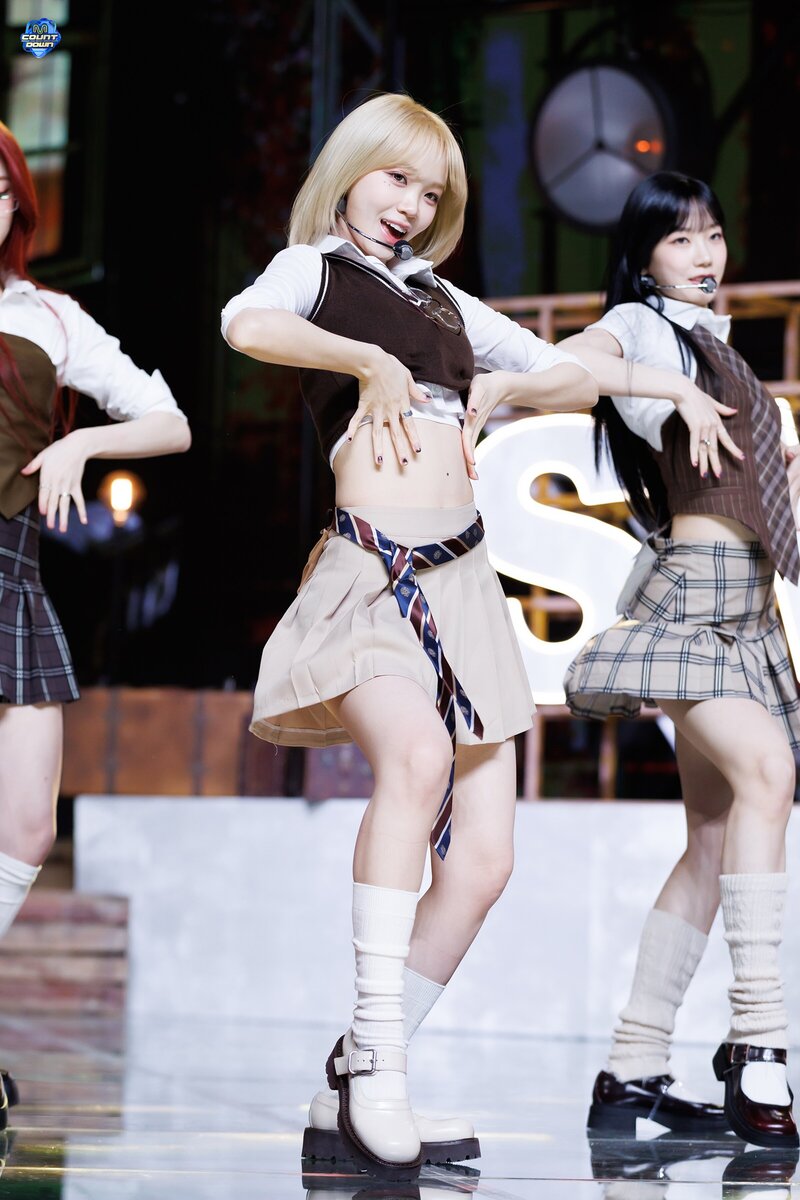 240307 LE SSERAFIM Chaewon - 'EASY' and 'Smart' at M Countdown documents 8