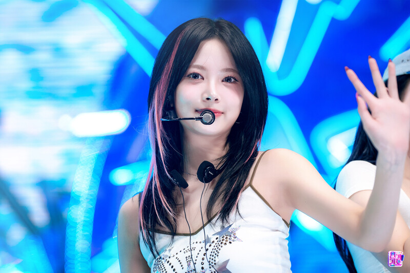 240901 LE SSERAFIM Eunchae - 'Crazy' at Inkigayo documents 1