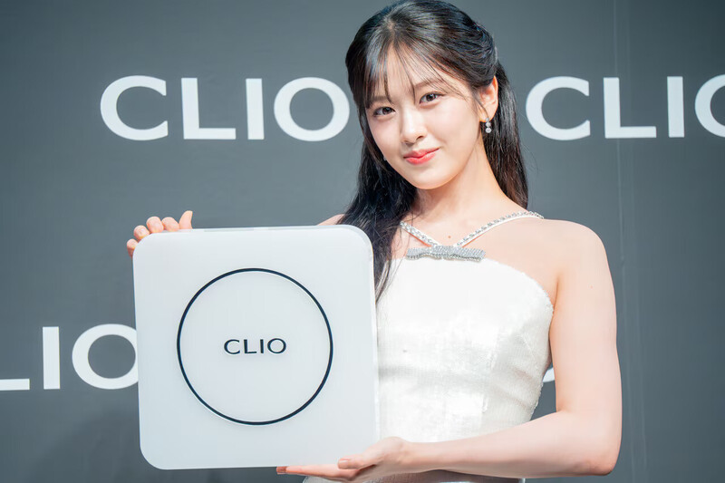 241010 IVE's Yujin at CLIO Product Launch Event in Japan documents 4