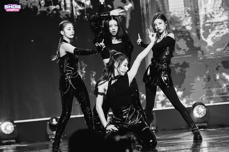210512 ITZY 'Mafia in the morning' at Show Champion documents 4