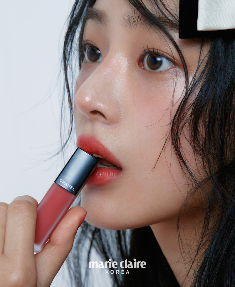 MINJI x Chanel Beauty for Marie Claire Korea October 2024 Issue documents 11