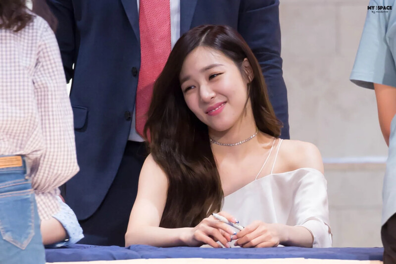 Tiffany1620.jpg