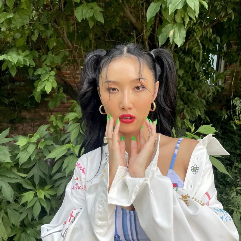 220722 Hwa Sa Instagram Update documents 4