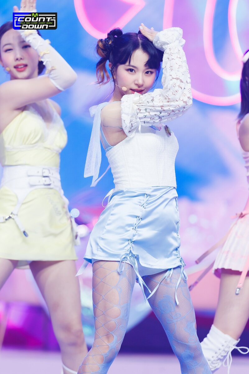 220901 TWICE Chaeyoung 'Talk that Talk' at M Countdown documents 16