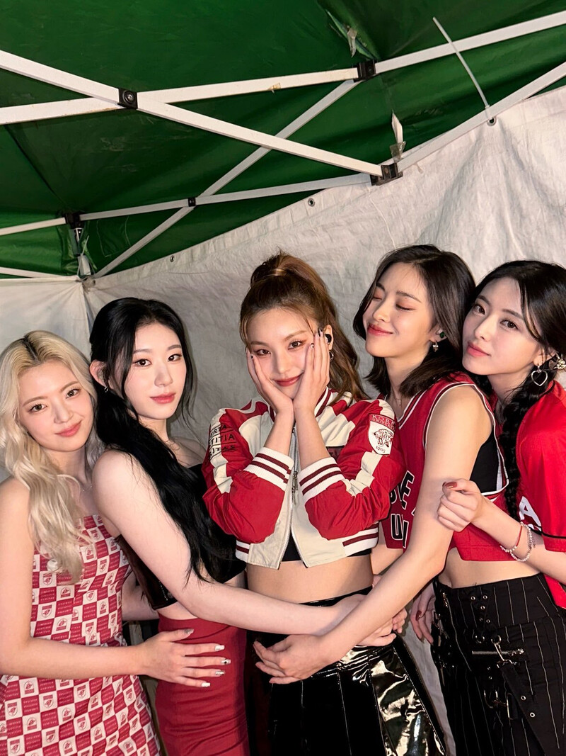 230525 - ITZY Twitter Update documents 2