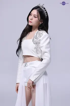 240709 BPM Naver Post - VIVIZ Umji - 'V.hind : Love and Tears' VCR and Poster Shoot Behind