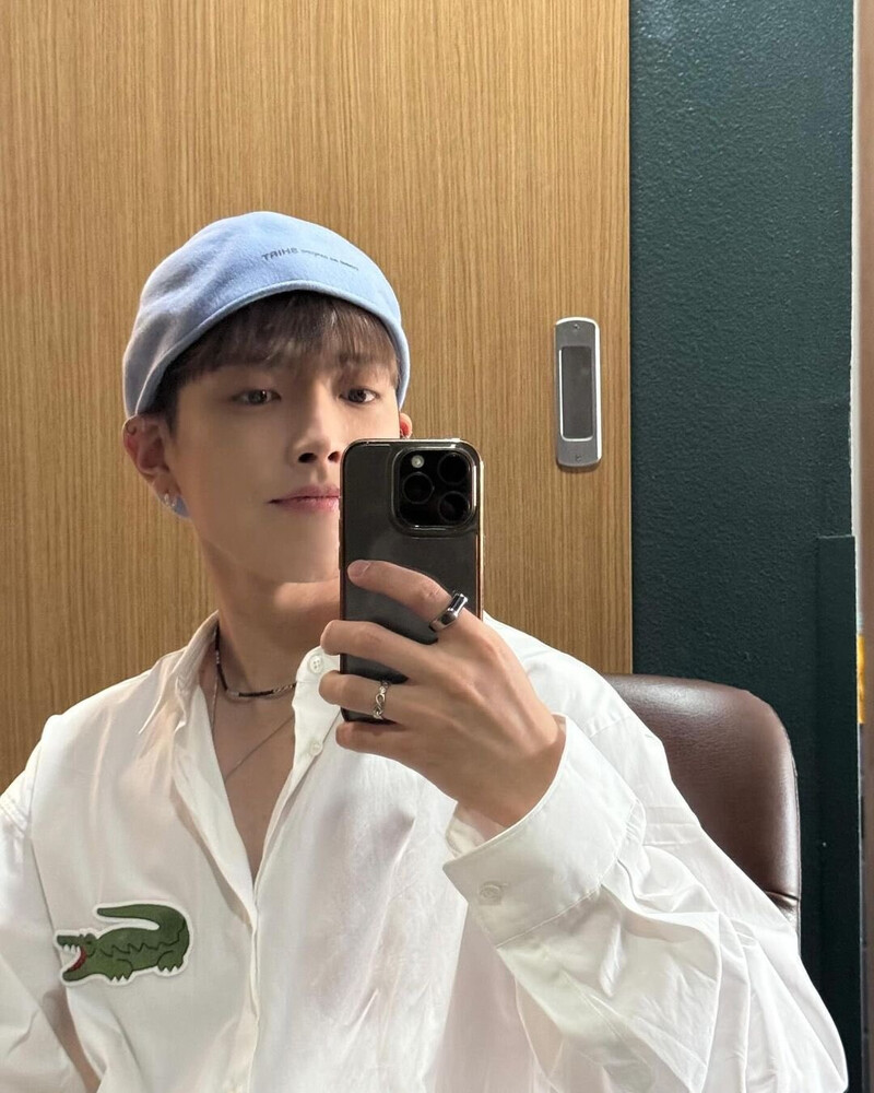 240728 HONGJOONG Instagram Update documents 8