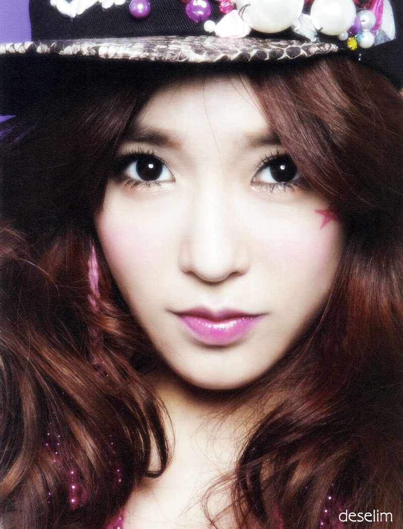 [SCAN] Girls' Generation - 'I Got A Boy' Tiffany version documents 19